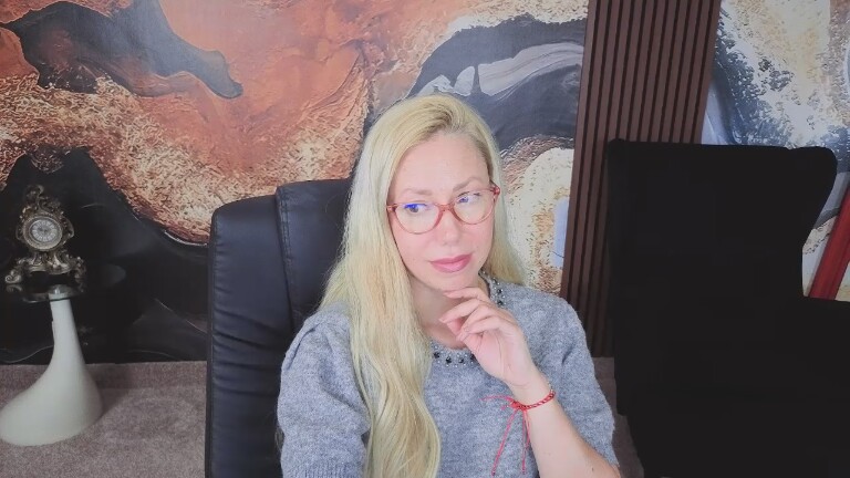 SofiaChastain's Streamate show and profile