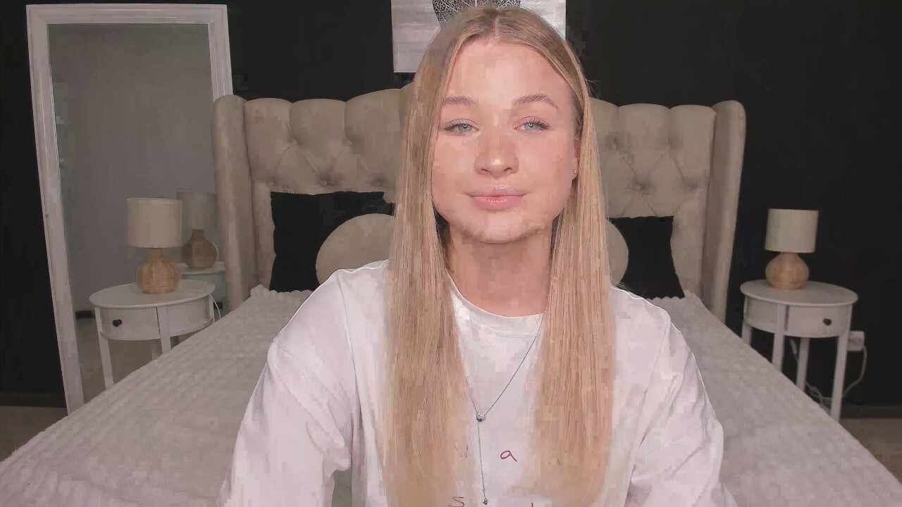 LilBella Live Porn Model Profile