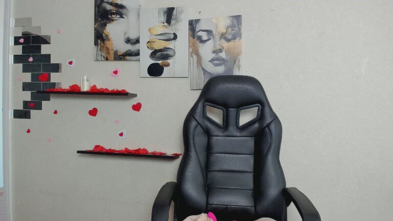 GlamNova's Streamate show and profile