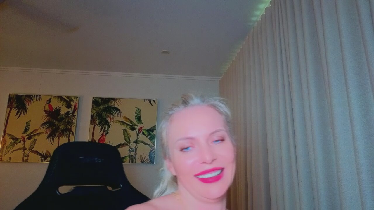 MsLindsayDevis