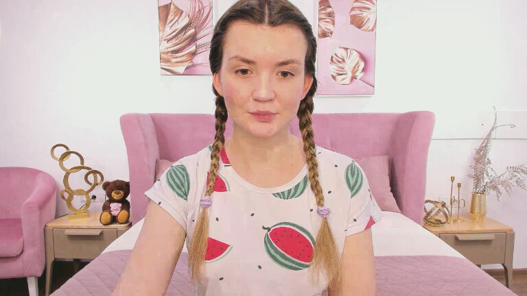 Reneswee's Streamate show and profile